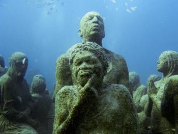 Удивительный музей подводных скульптур в Канкуне