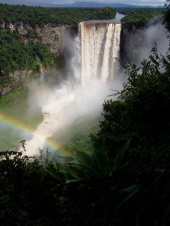 Водопад Кайчур в Гайане