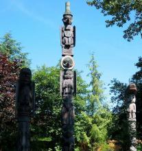 Тотемы - наглядное выражение индейской культуры.